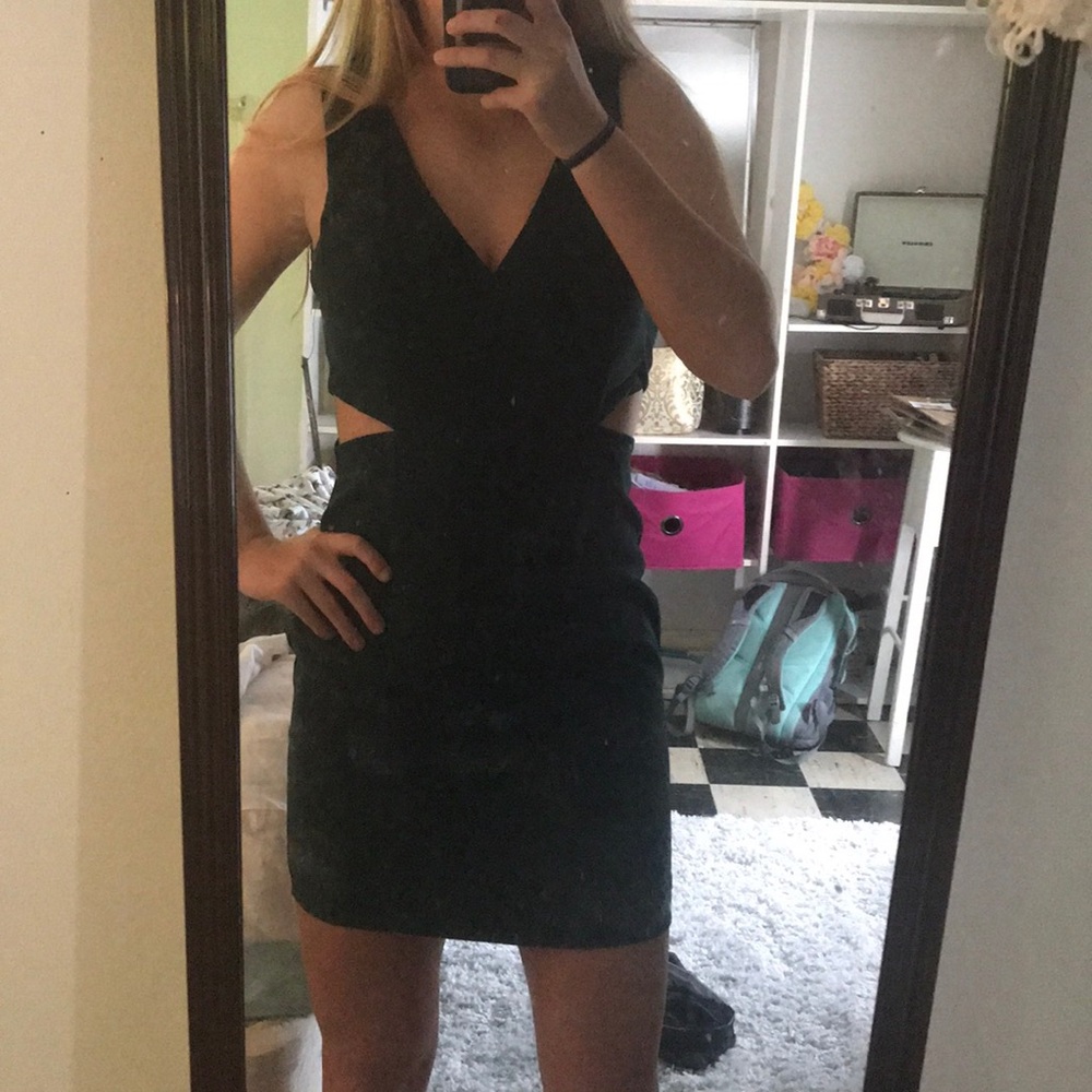 NEVER WORN! sleeveless cut out bodycon dress